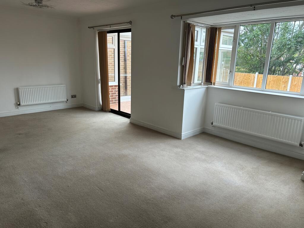 Loungeother T202508261013.jpg