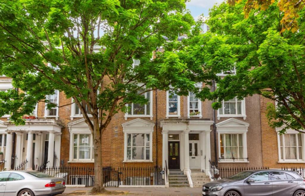 Flat 2, 41 Kempsford Gardens8.jpg
