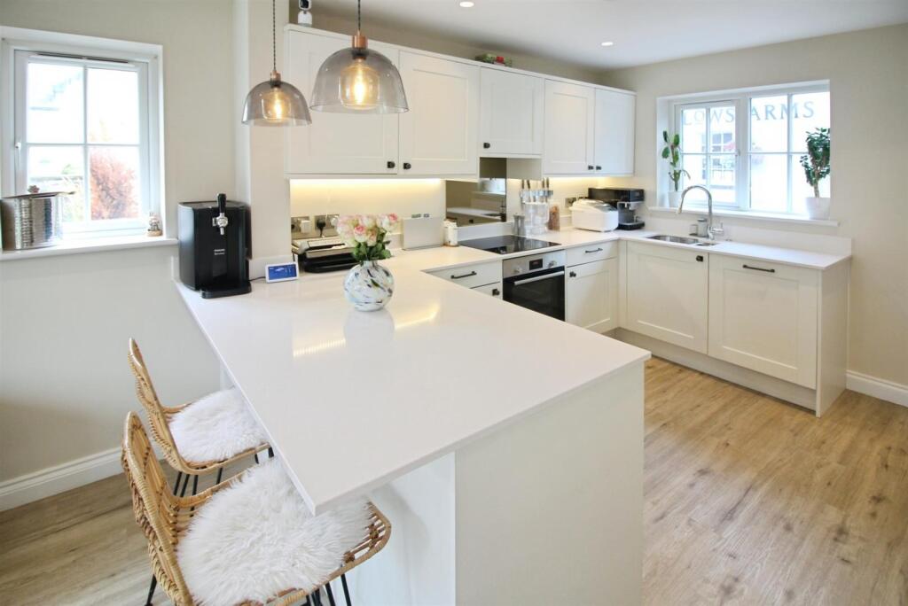 Kitchen/dining/family room