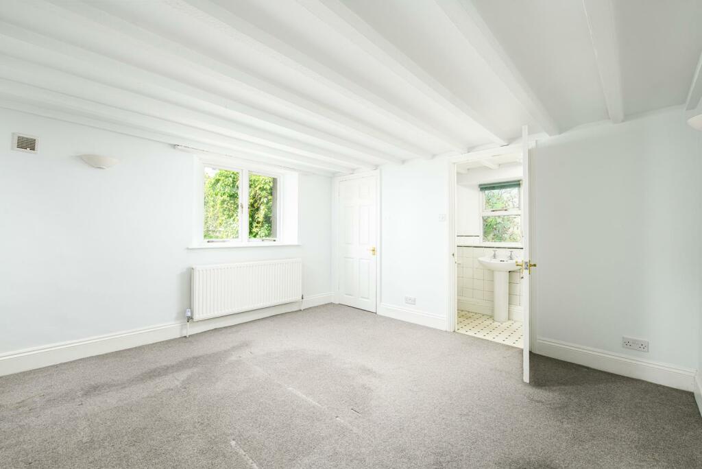 Bedroom1.jpg