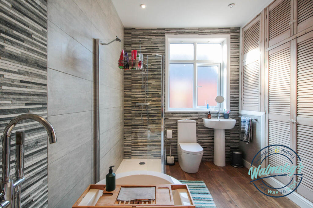 Four piece bathroom