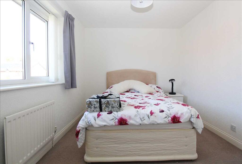 Bedroom 1  ( Rear )
