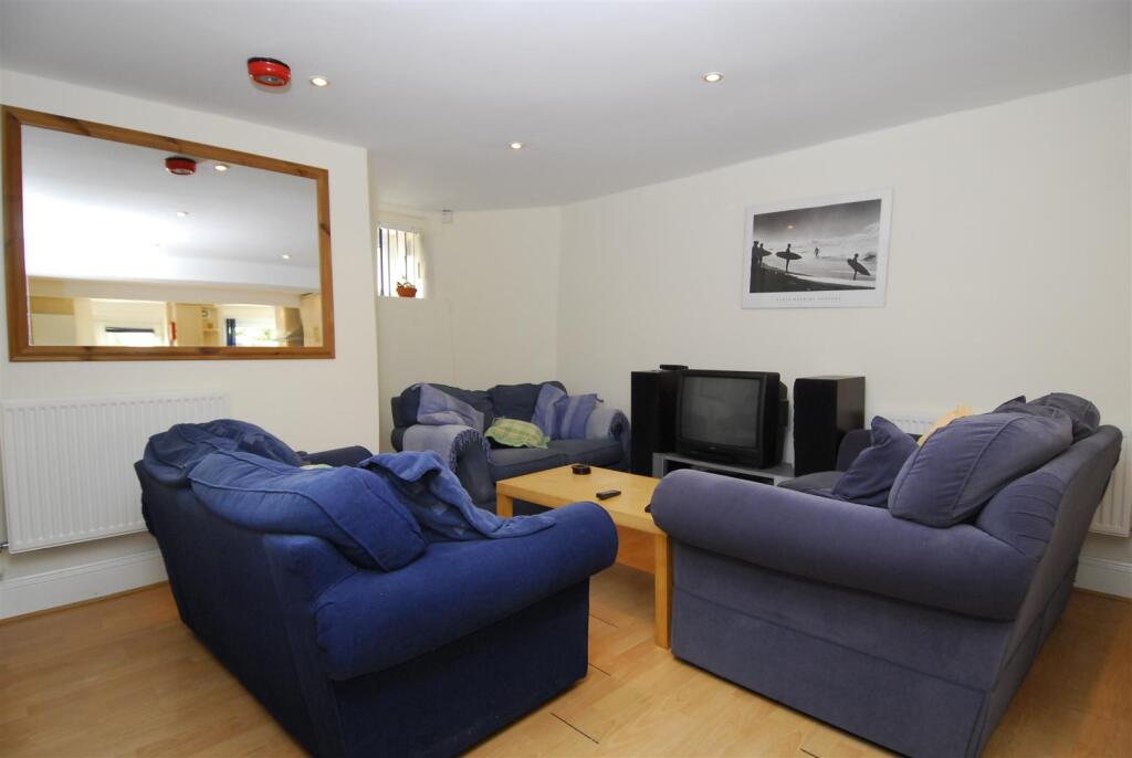 6PearsonAve008.JPG