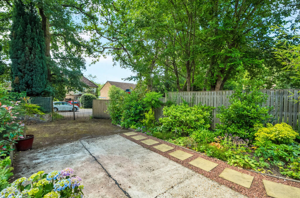 1313743-3-68593de...