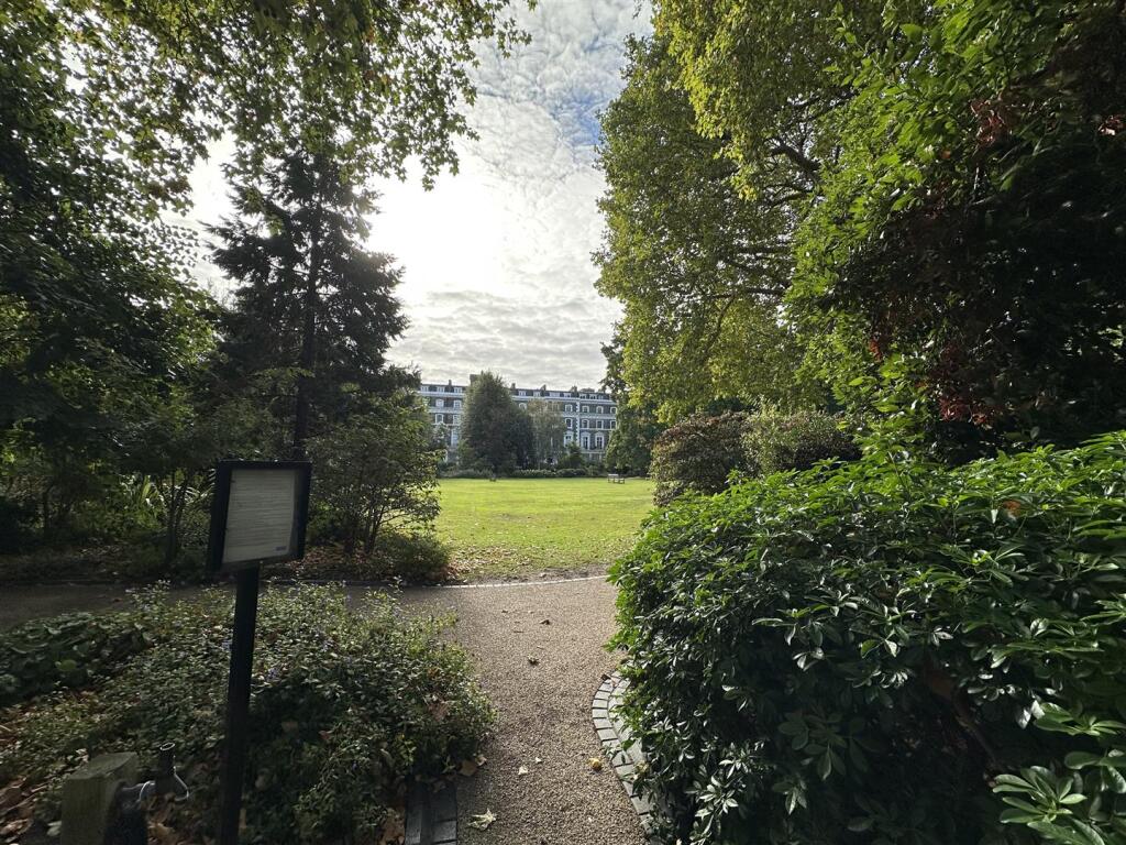 ONSLOW SQUARE GARDENS.jpg