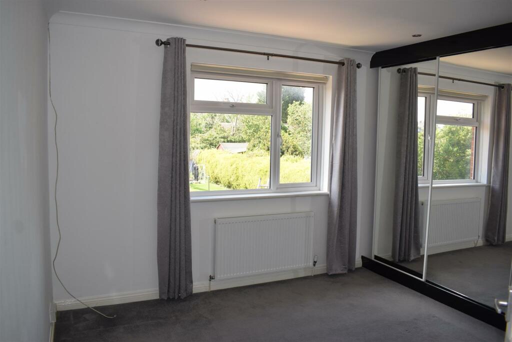 Double Bedroom 2.jpg