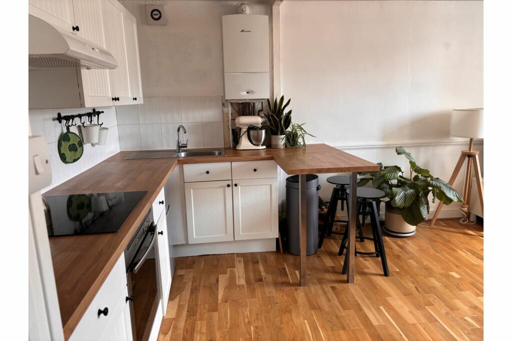 Lounge / Kitchen
