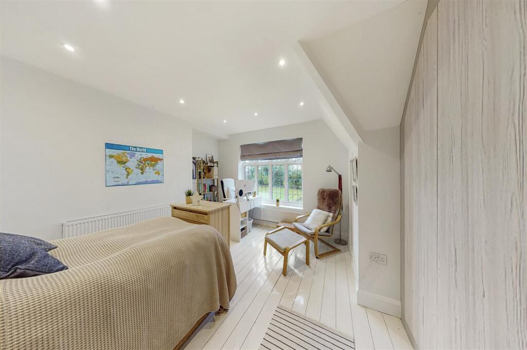 Kingwell, South Hill Avenue - 39awCeZfRZ3bX1Pb5KBd