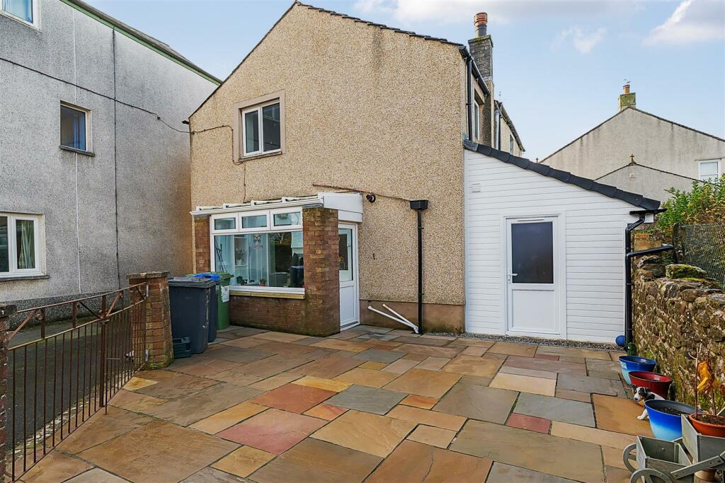 COURTYARD GARDEN