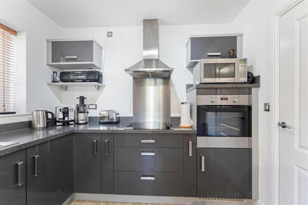 Kitchen1.jpg