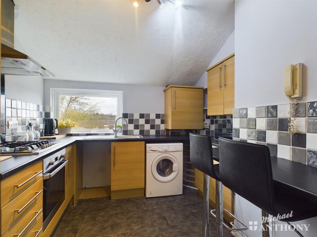 CAM02538G0-PR0229-STILL003