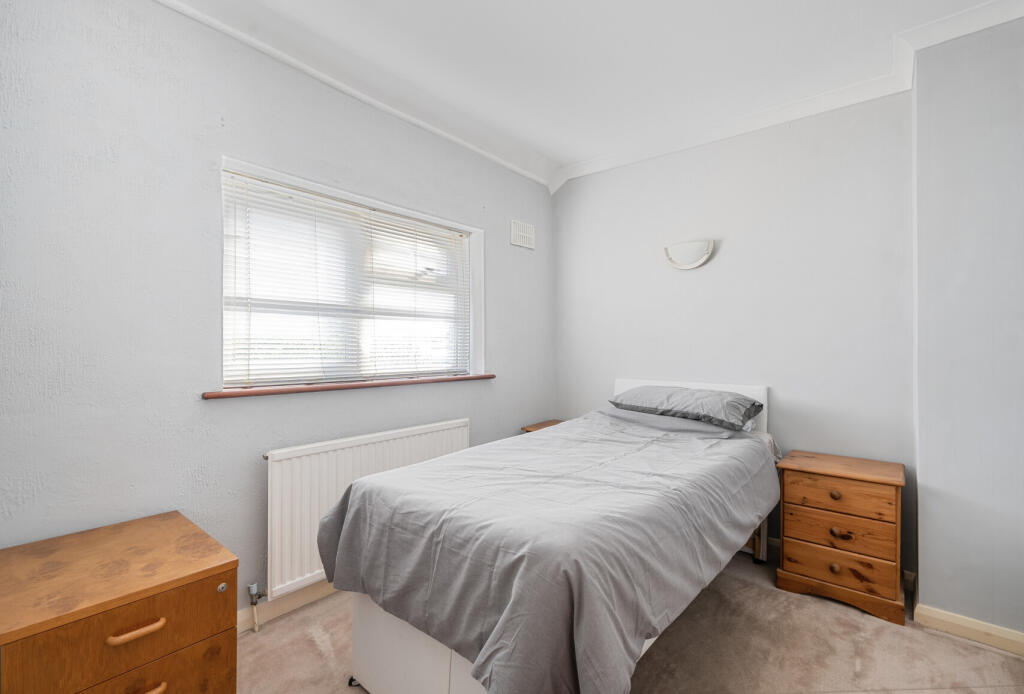 1302132-18-683f4b...