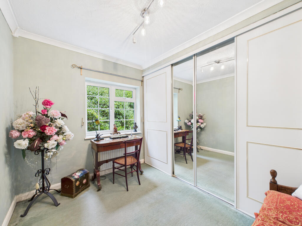 CAM02909G0-PR0466-STILL021