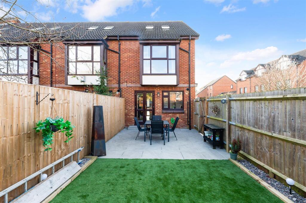 FARRIERS ROAD, 113 TPA EPSOM S- (12).jpg