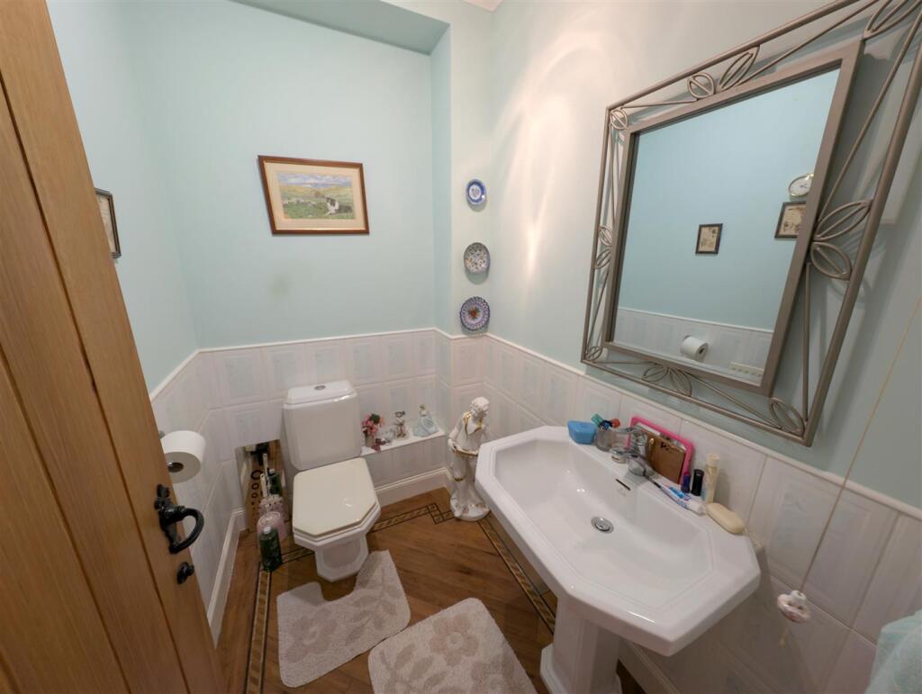 Cloakroom WC