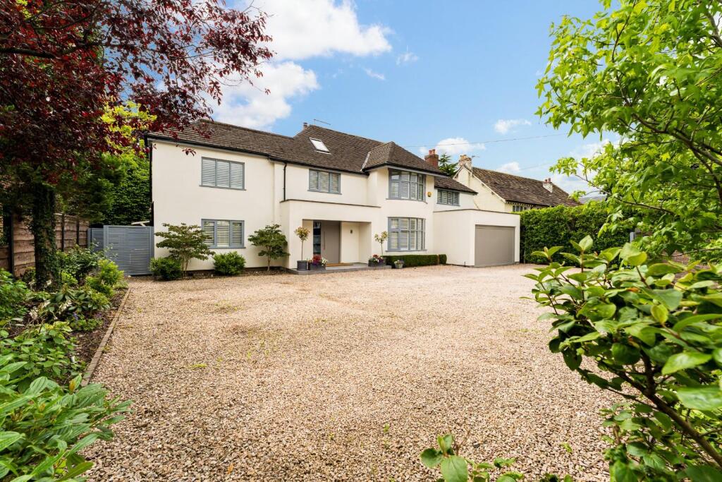 218 WOODFORD ROAD-166.jpg