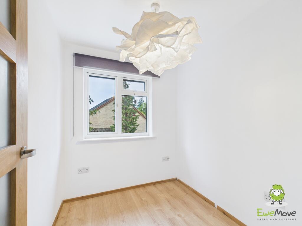 EweMove Estate Agents Basingstoke - Ajax Close - B