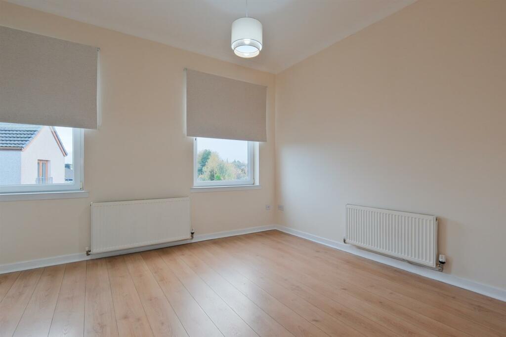 015-8 Croft Road, Larkhall ML9 1BH.jpg