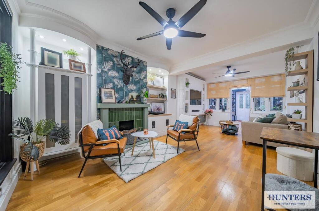 Extended Lounge