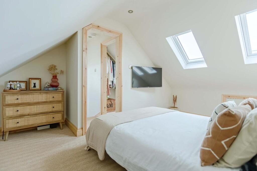5 Myrtle Crescent_1.JPG