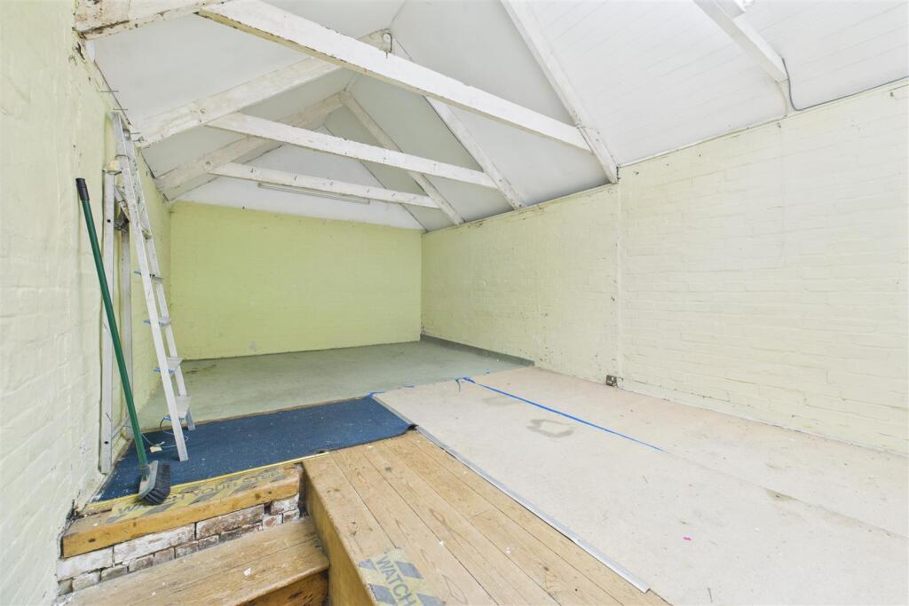 15 Eastover, Bridgwater, Somerset TA6 5AG | Freeho