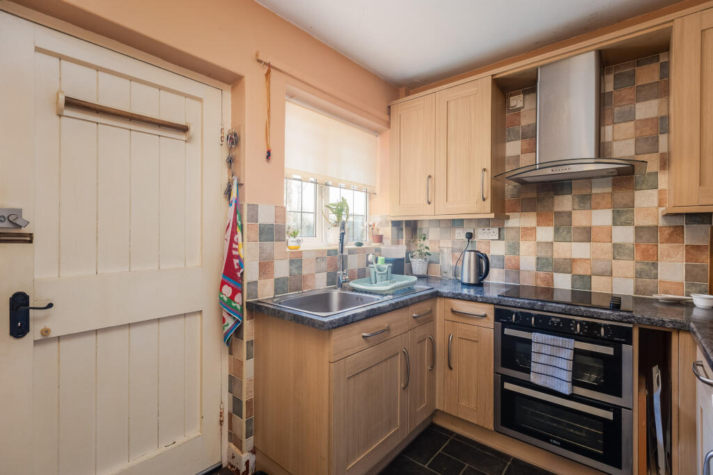 Town Street 4 Kitchen-2