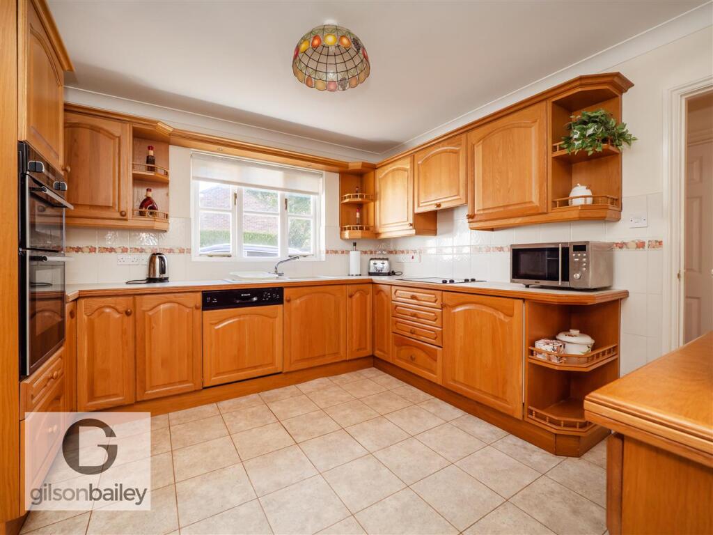 1bHillsideAvenue-38.jpg