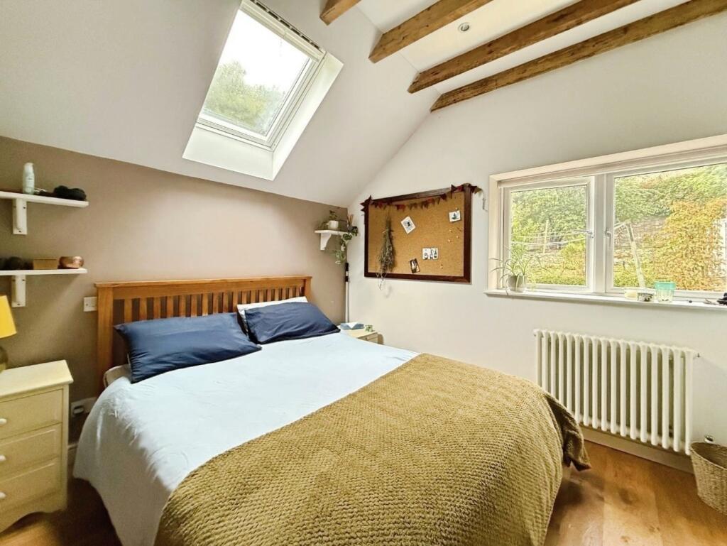 pbox-bedroom-335726.jpeg