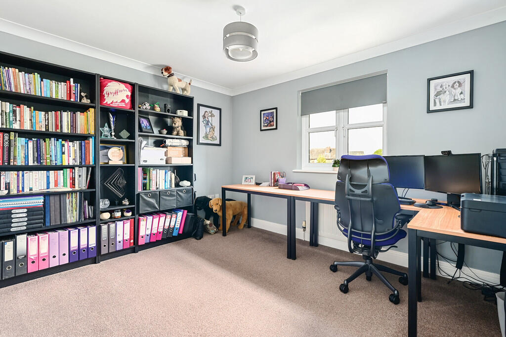 50 Frogmore Rd (7...