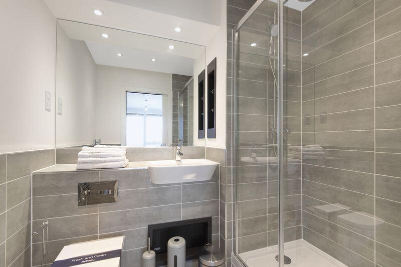 SHOWER ROOM