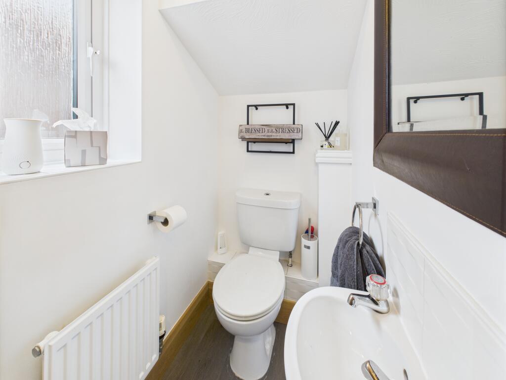 CAM03860G0-PR0440-STILL001