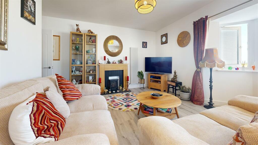 Flat-2-1-Red-Crane-Walk-Living-Room.jpg
