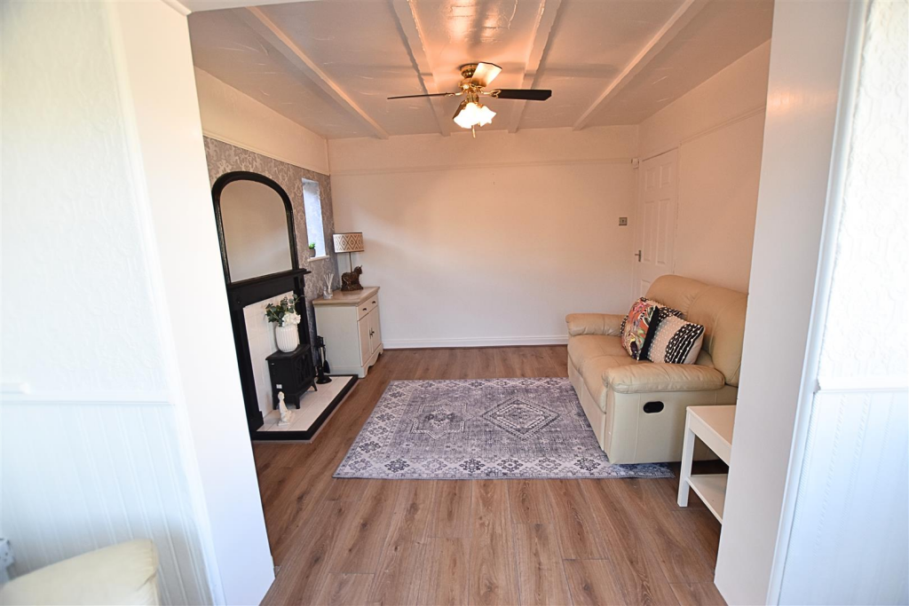 REAR SITTING ROOM