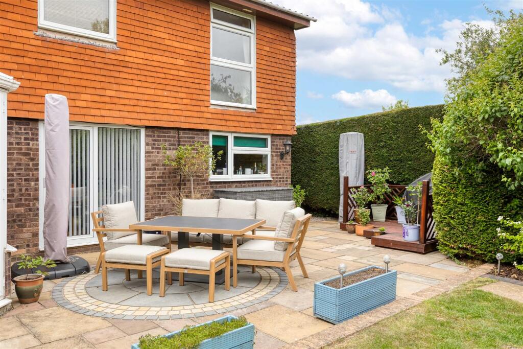 9 Milne Close-20.jpg