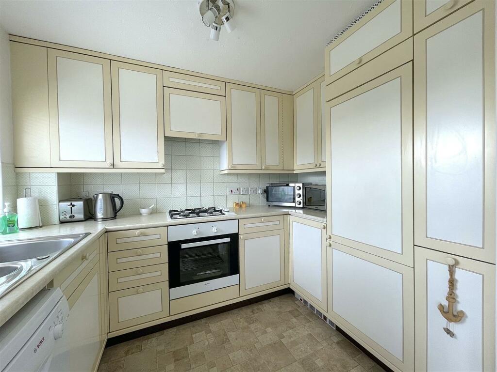 Kitchen (1).jpeg