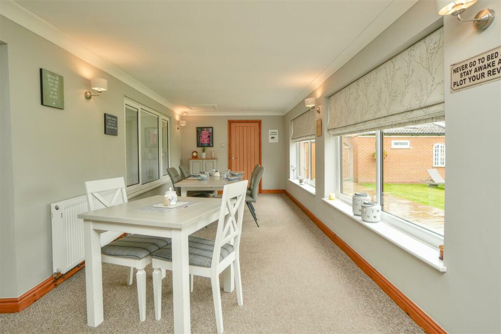 Reception Room / Dining Area