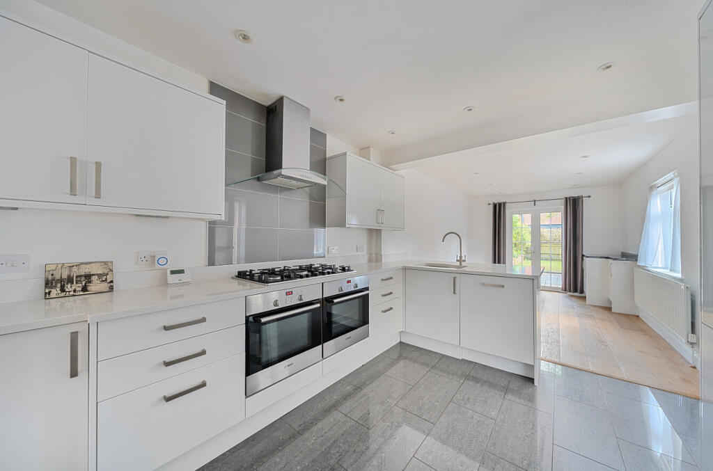 1302110-11-683dc6...