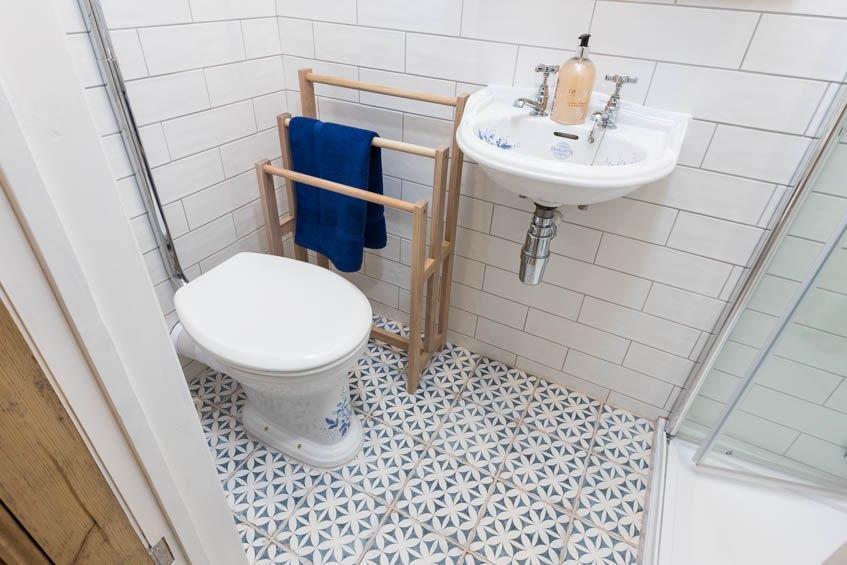 ENSUITE SHOWER TO MASTER (002).jpg