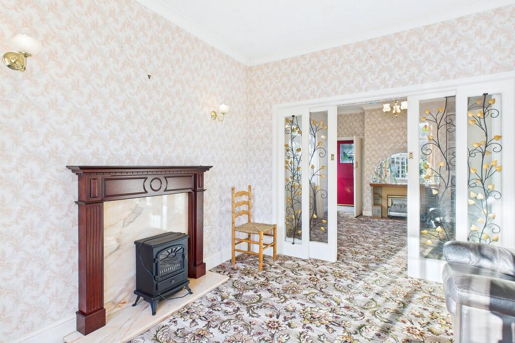 Living/Dining Roo...