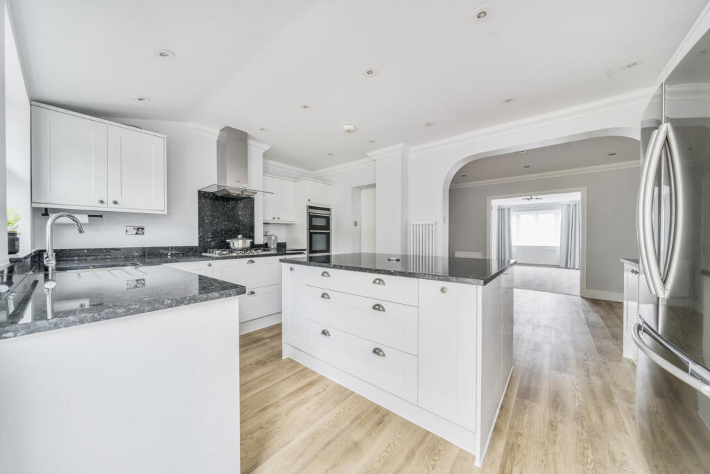 1295533-29-682b2a...