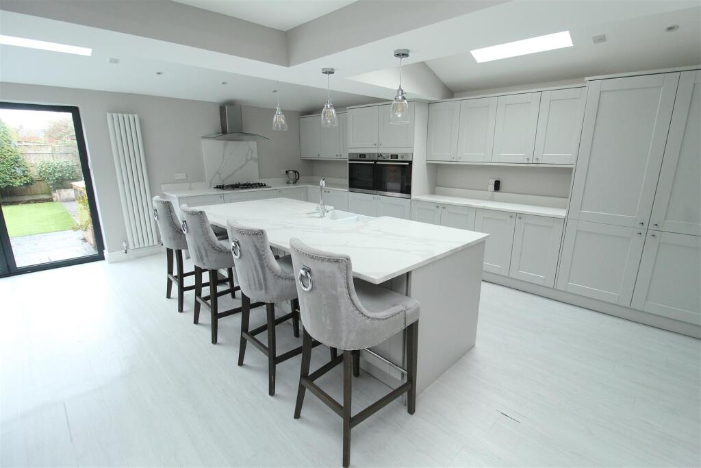 Kitchen4.JPG