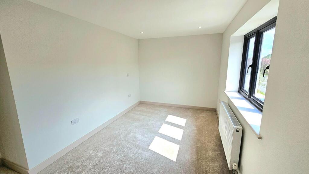 10 Magnum Place bedroom.jpg