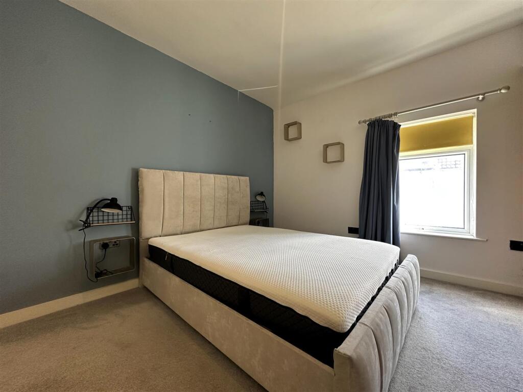 Master Bedroom II.jpg