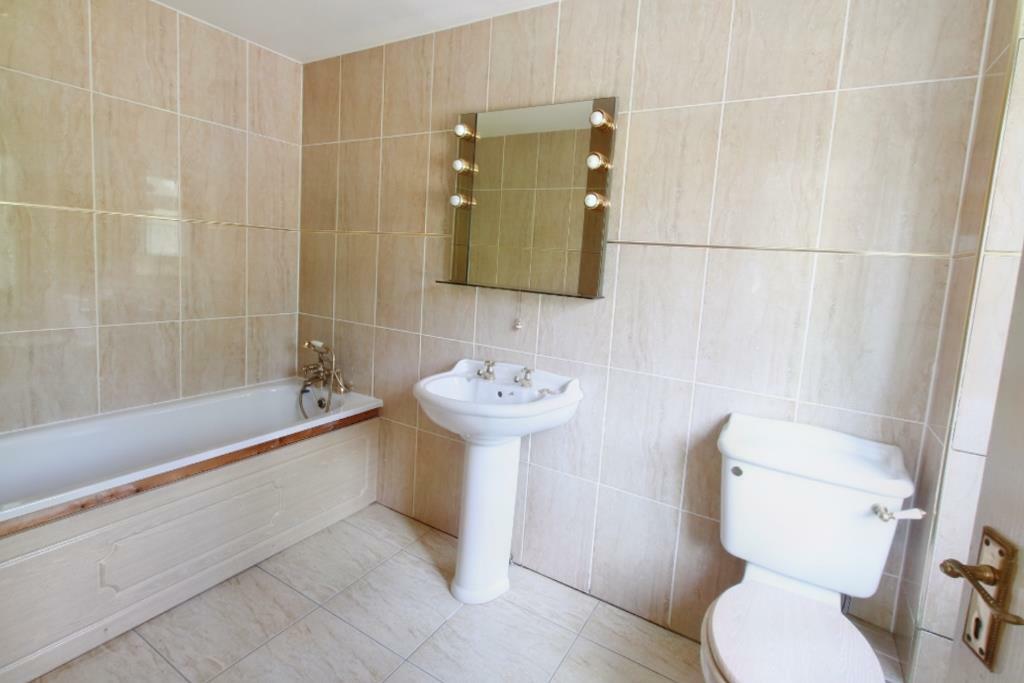 tme bed 2 en suite (Portal Size).JPG