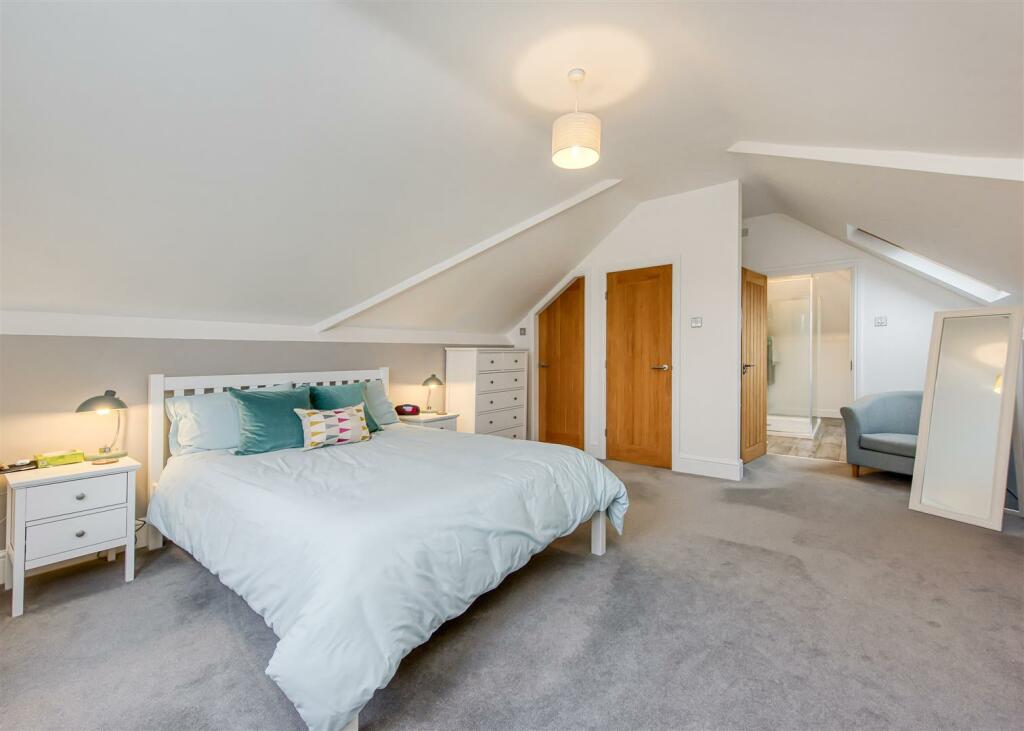 59 Elliotts Lane-bed1b.jpg