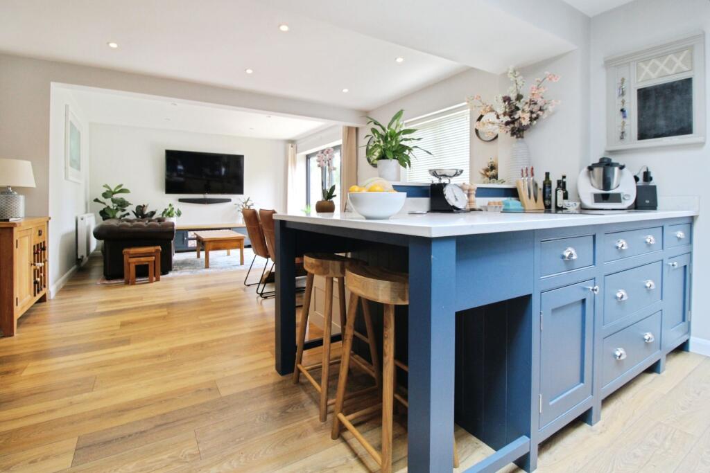 Kitchen Breakfast Family Room