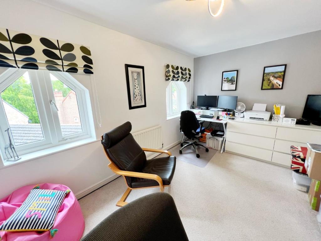 Bedroom 4 pic 2.jpg