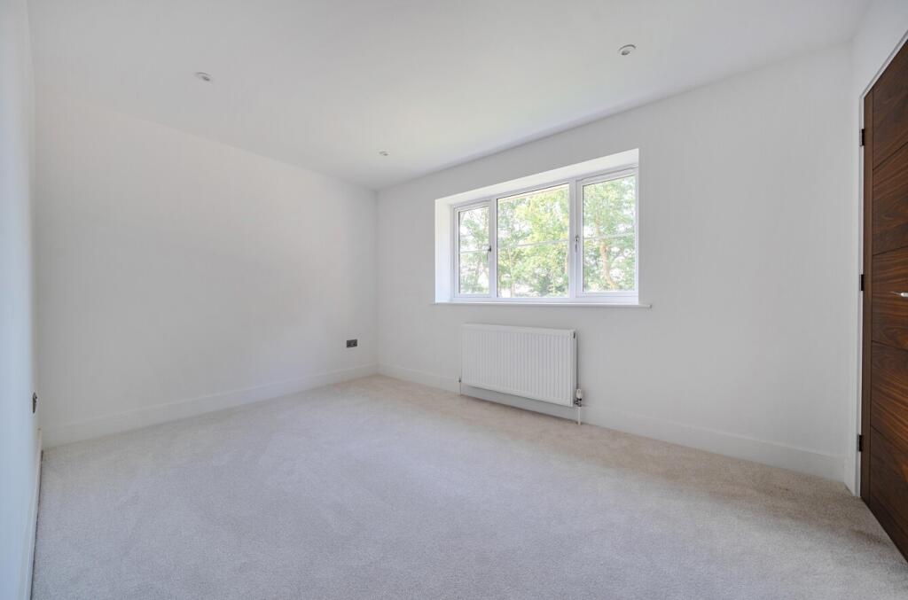 1295988-19-683044...