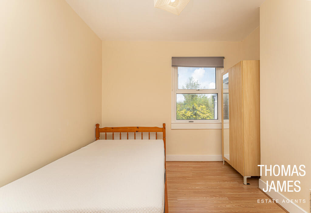 Russell Road, double bedroom