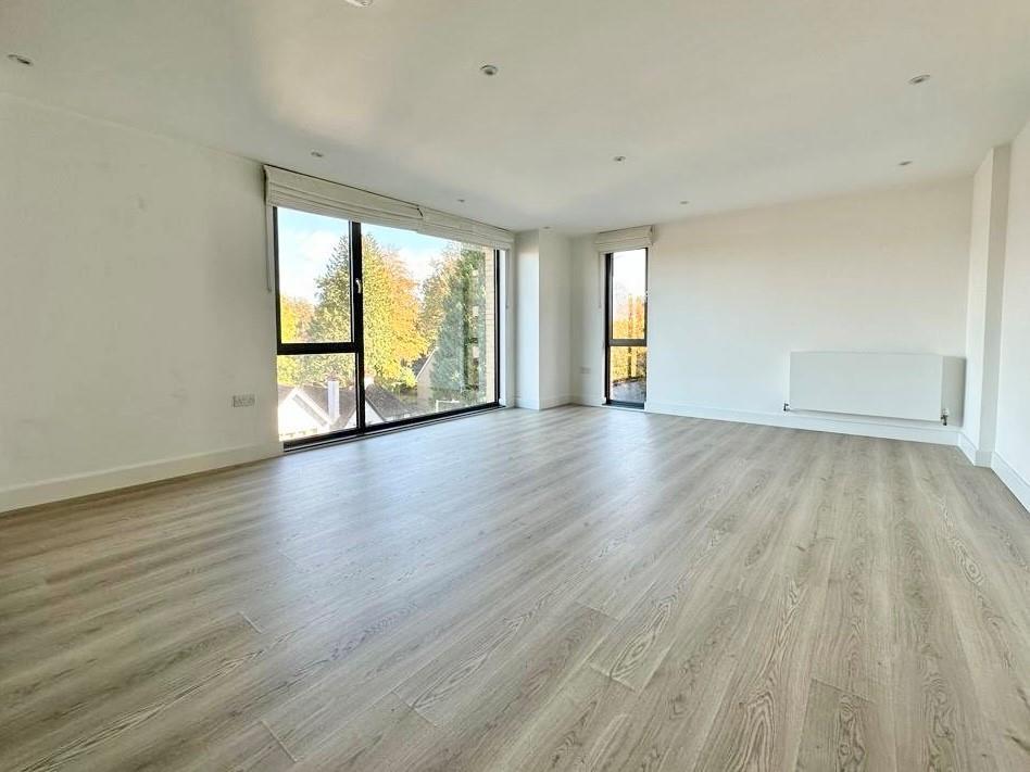 SITTING / DINING ROOM &amp; KITCHEN